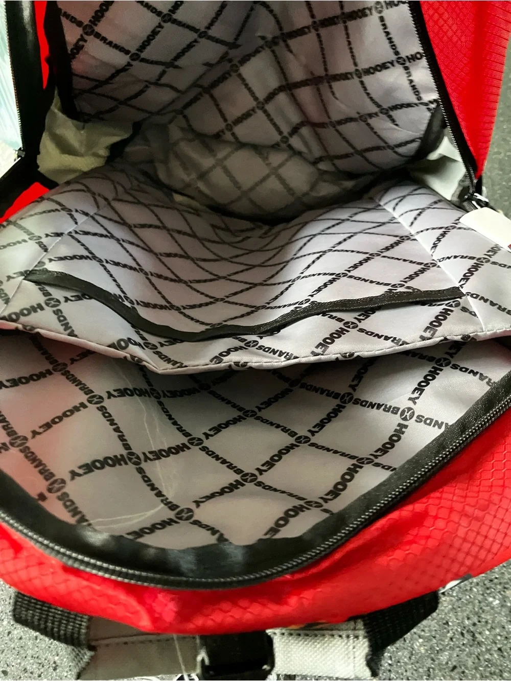 Hooey Red, Gray and Black unisex Backpack with hat holder and rain cover NWT